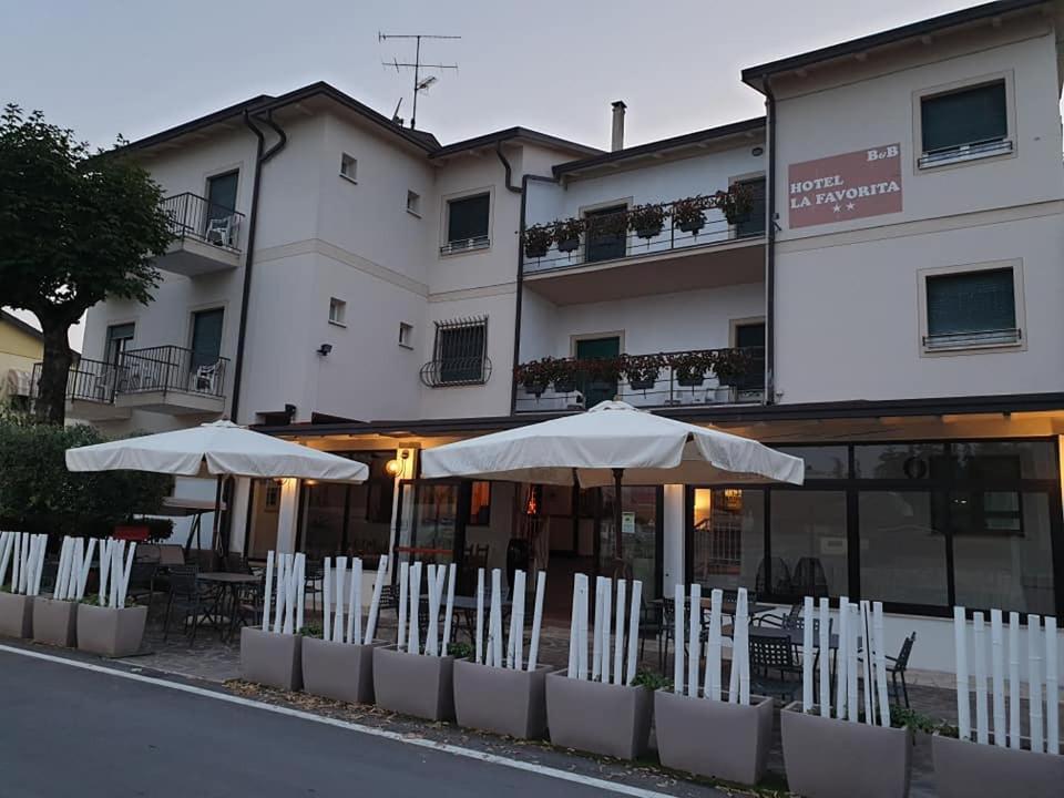 Hotel La Favorita Peschiera del Garda Luaran gambar