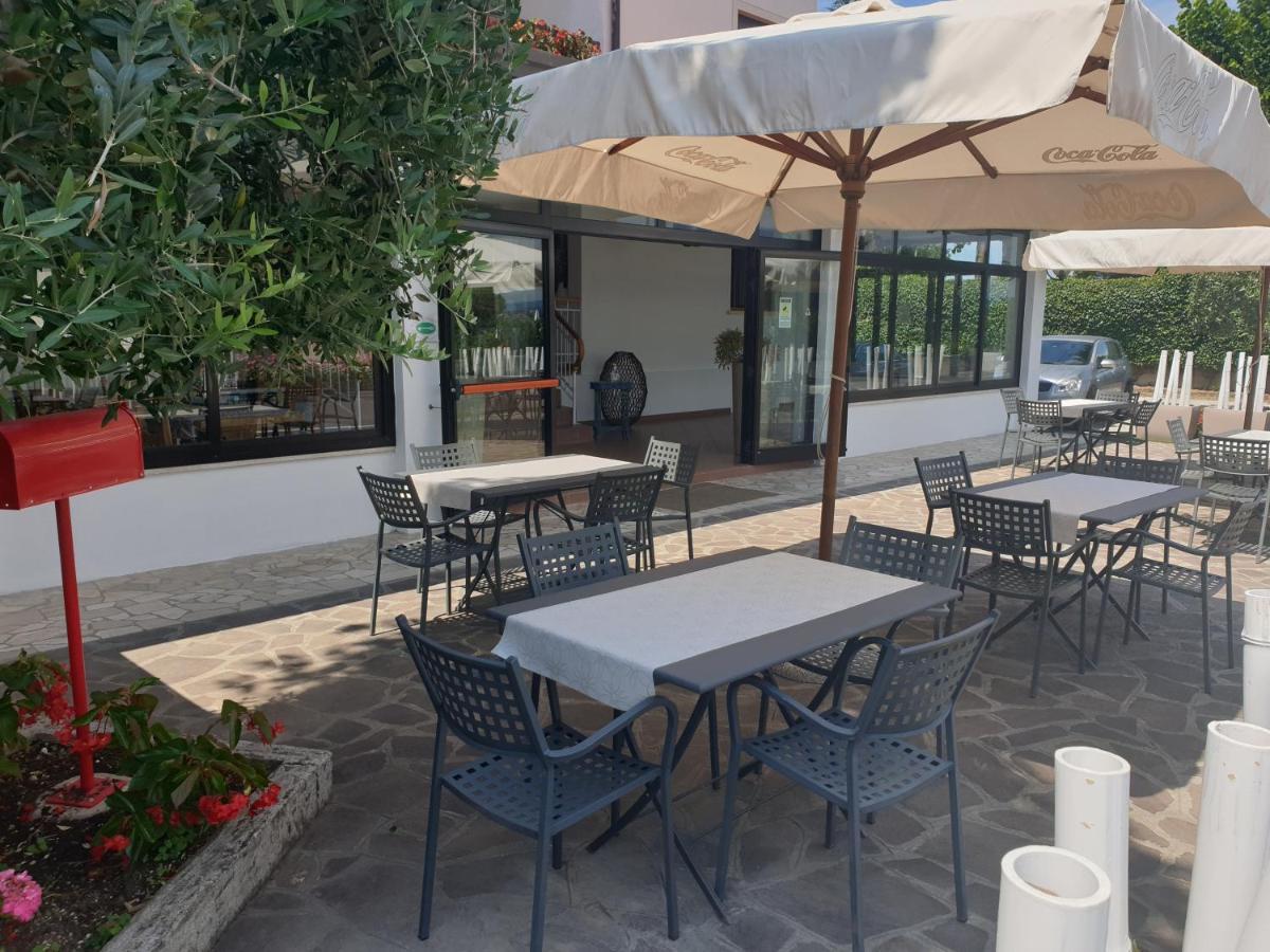 Hotel La Favorita Peschiera del Garda Luaran gambar