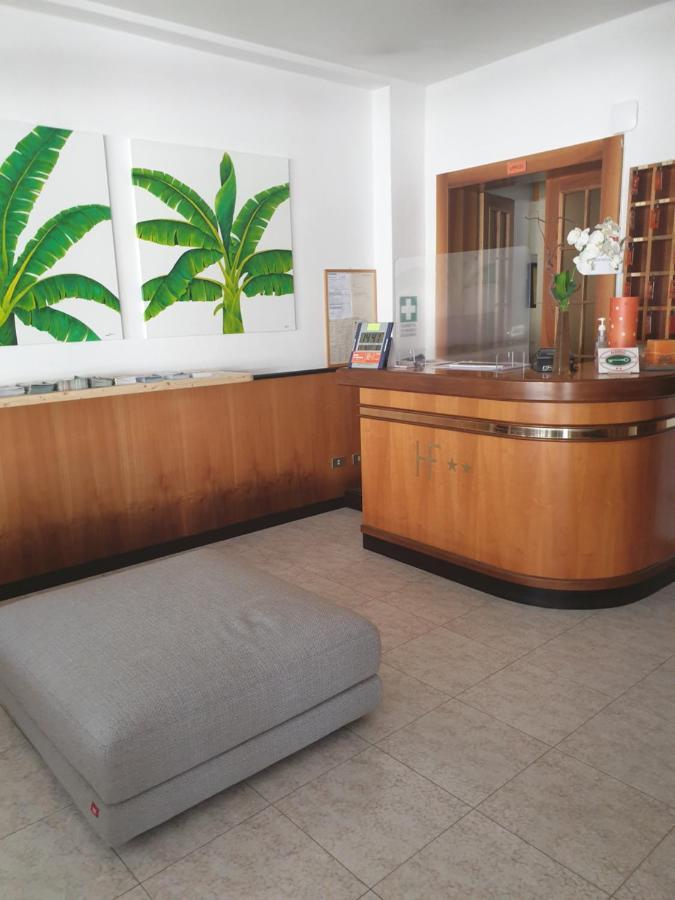Hotel La Favorita Peschiera del Garda Luaran gambar