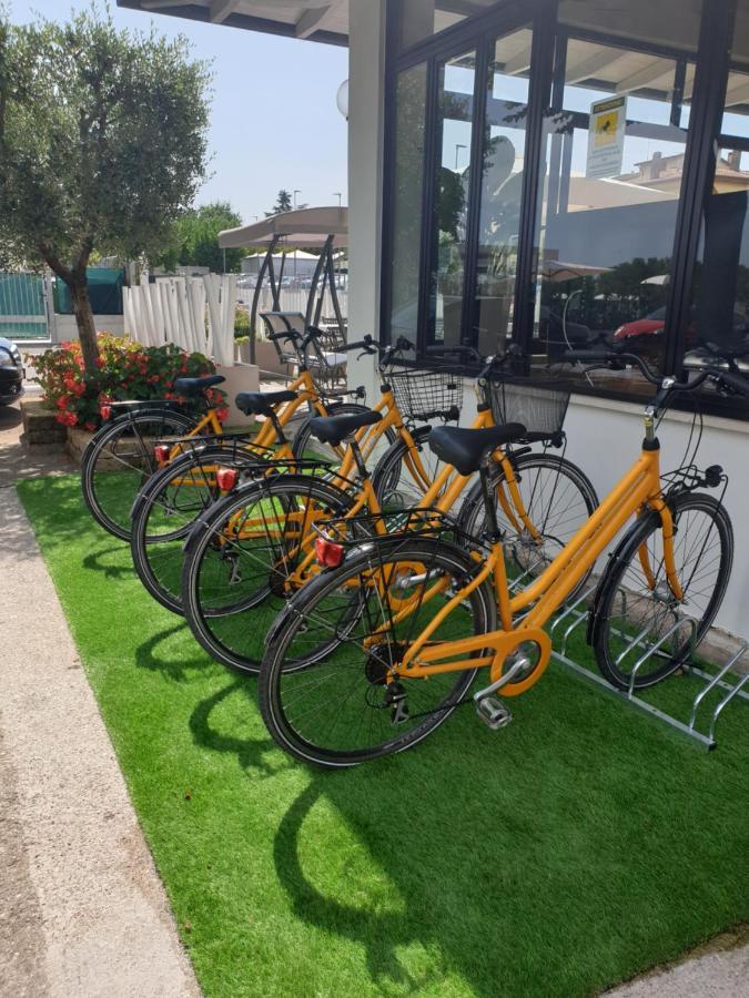 Hotel La Favorita Peschiera del Garda Luaran gambar