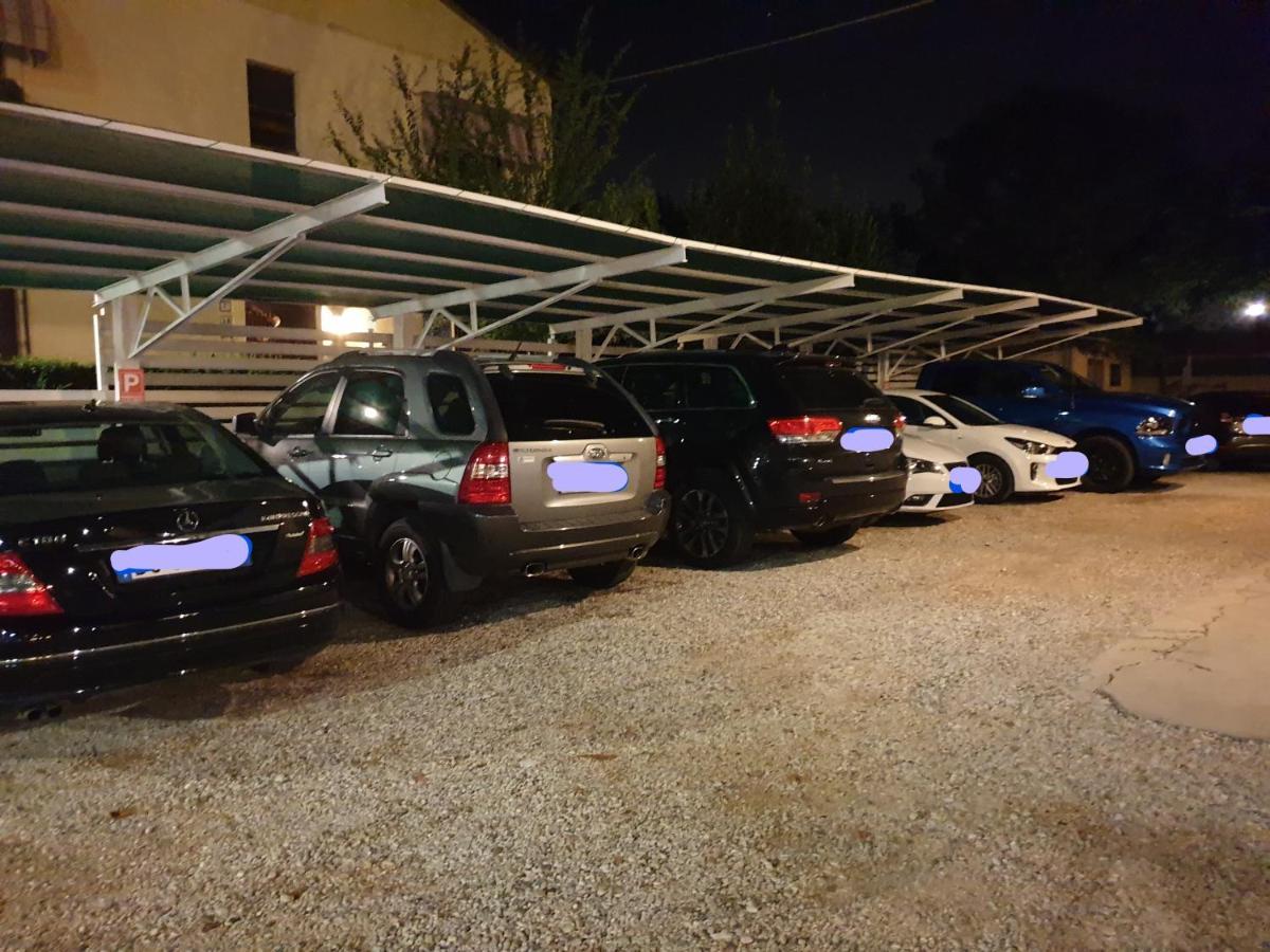 Hotel La Favorita Peschiera del Garda Luaran gambar