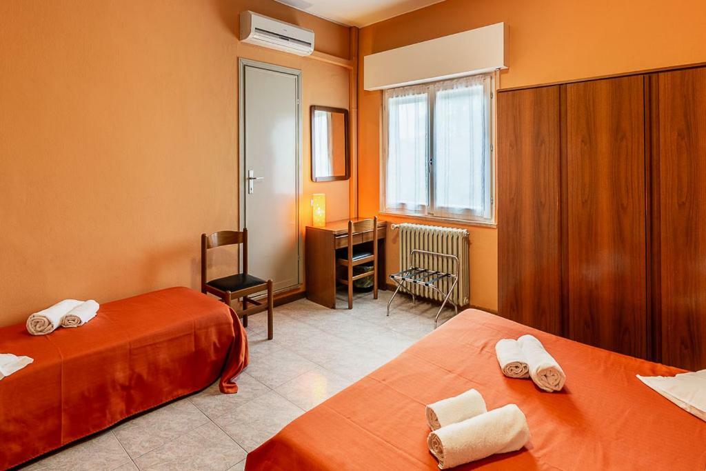 Hotel La Favorita Peschiera del Garda Luaran gambar