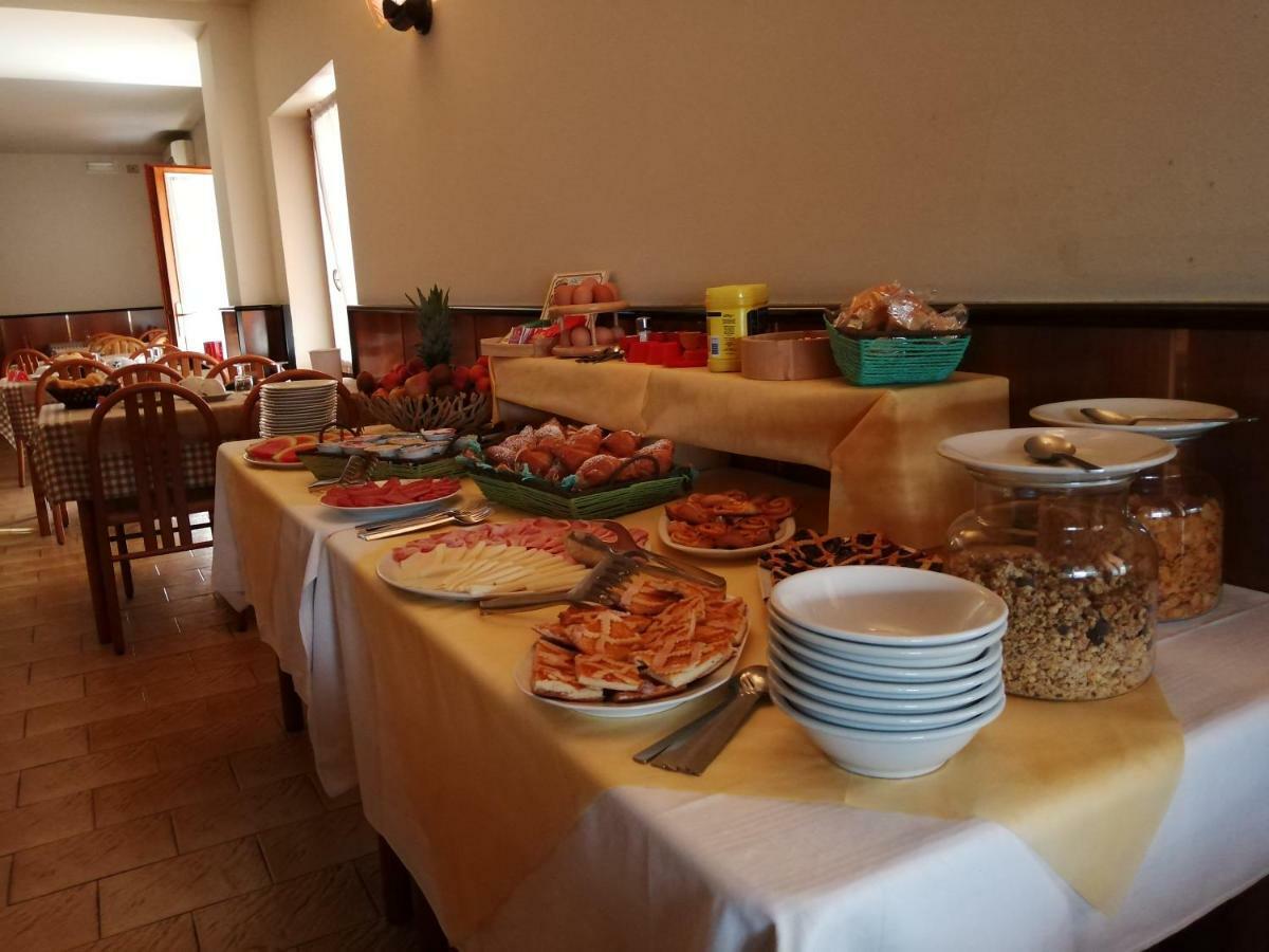 Hotel La Favorita Peschiera del Garda Luaran gambar