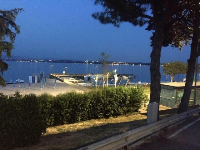 Hotel La Favorita Peschiera del Garda Luaran gambar